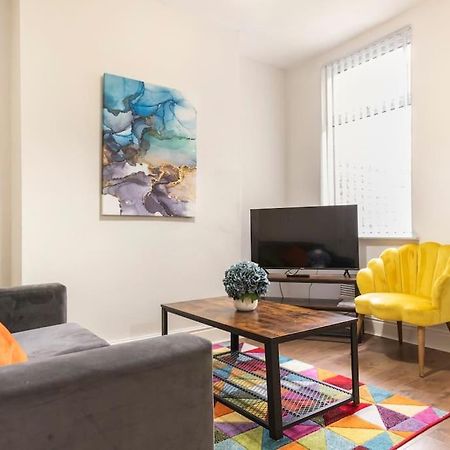 3-Bedroom Home In Liverpool L15 With Free Parking Exterior photo
