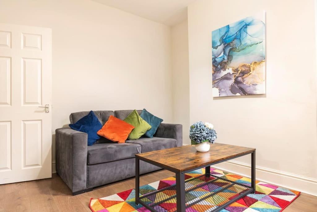 3-Bedroom Home In Liverpool L15 With Free Parking Exterior photo